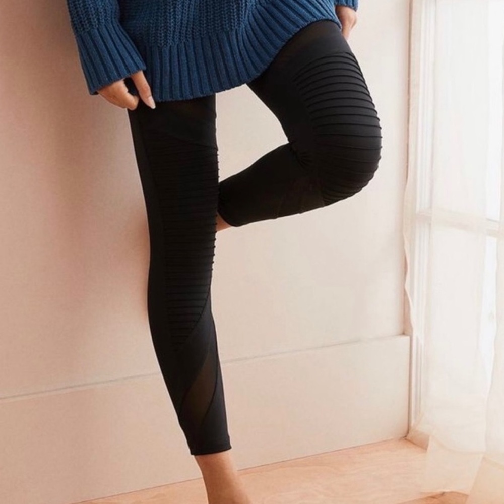AERIE | Chill. Play. Move. Textured Leggings